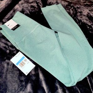 Nike Yoga leggings NWT